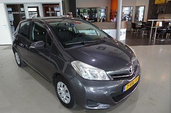 Toyota Yaris 1.0 VVT-i Now Airco / PDC